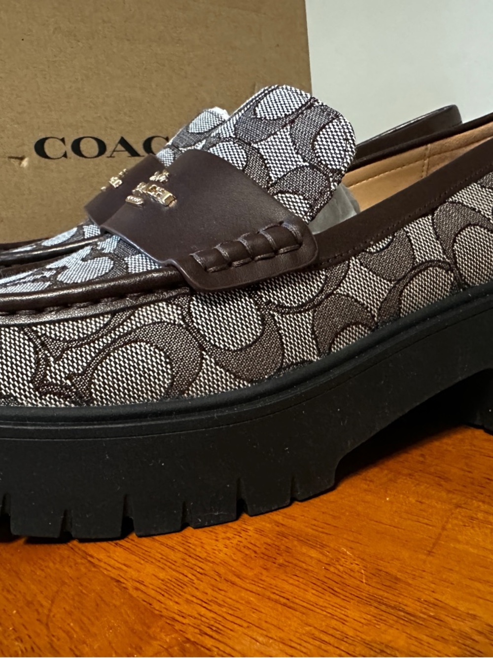 Coach Ruthie loafers in signature jacquard women’s size 8 - Picture 5 of 12